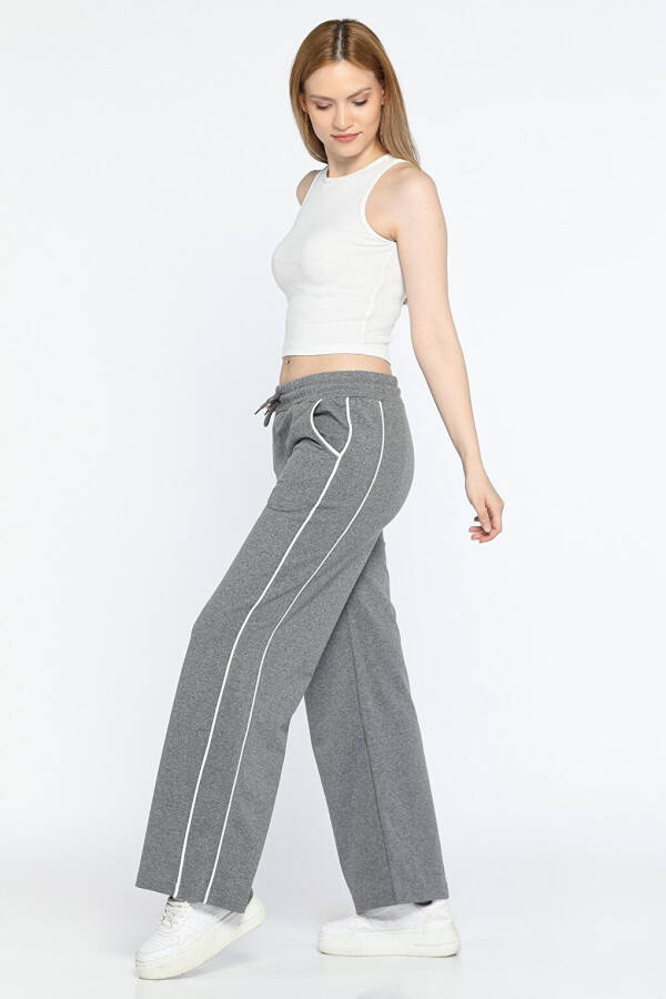 Women's Wide Leg Sweatpants with Elastic Waistband and Stripe - 2