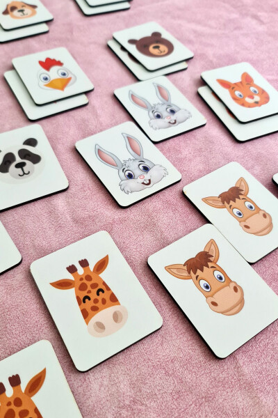 Wooden Iconic Animals Matching Game Intelligence Cards Preschool Educational Material - 1