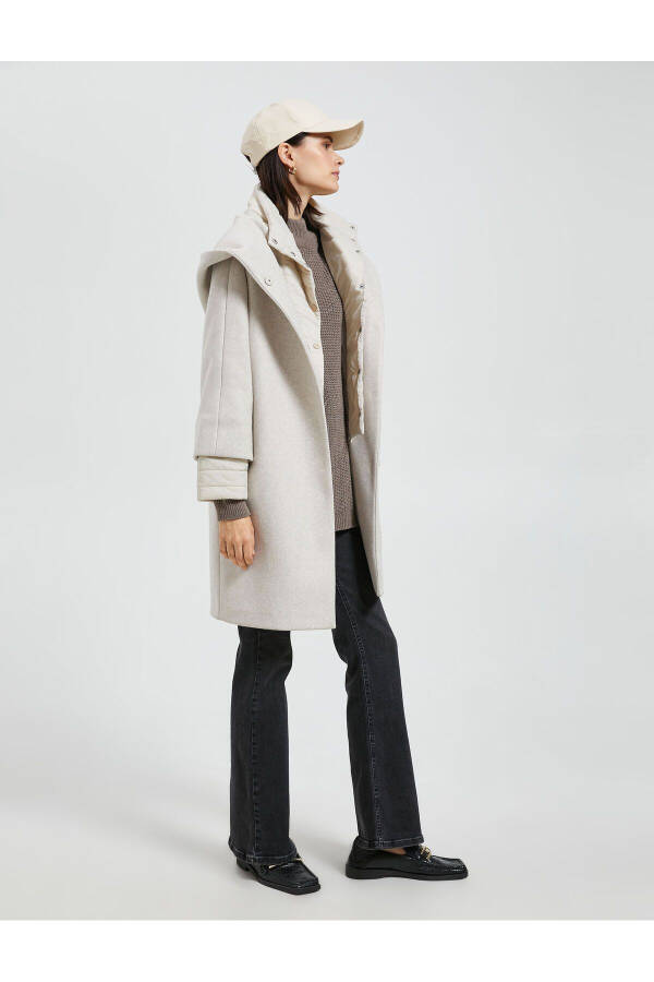 Wool coat, two-piece look. - 9