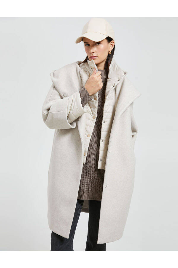 Wool coat, two-piece look. - 10