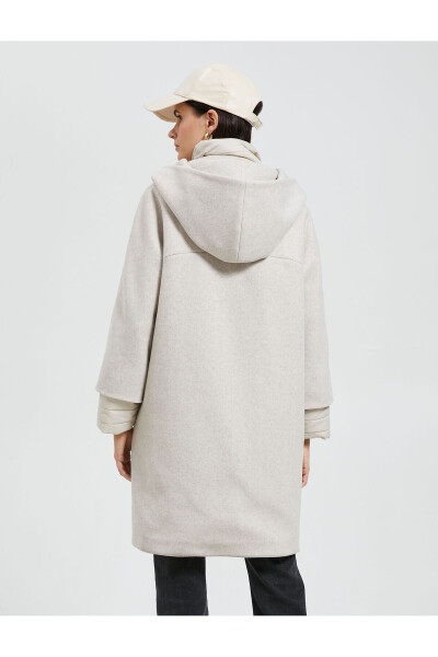 Wool coat, two-piece look. - 12