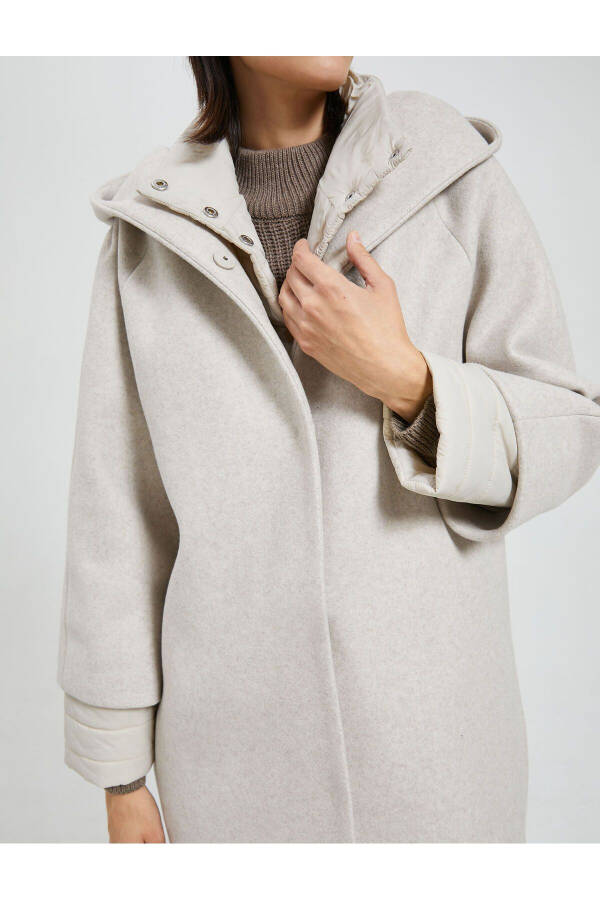 Wool coat, two-piece look. - 13