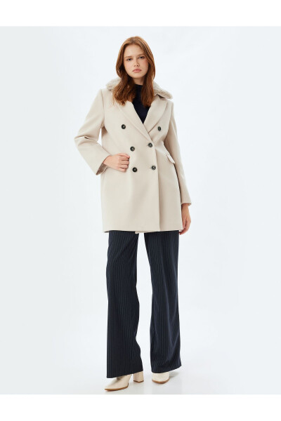 Wool coat with detachable faux fur collar, pockets and buttons. - 6